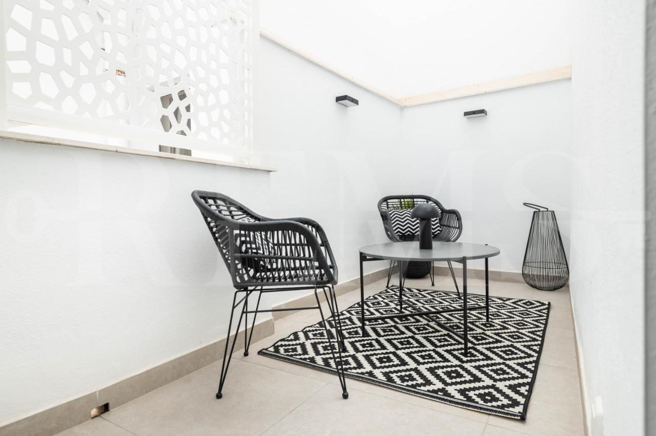 Modern Apartment With Patio & Parking By Rems Малага Экстерьер фото
